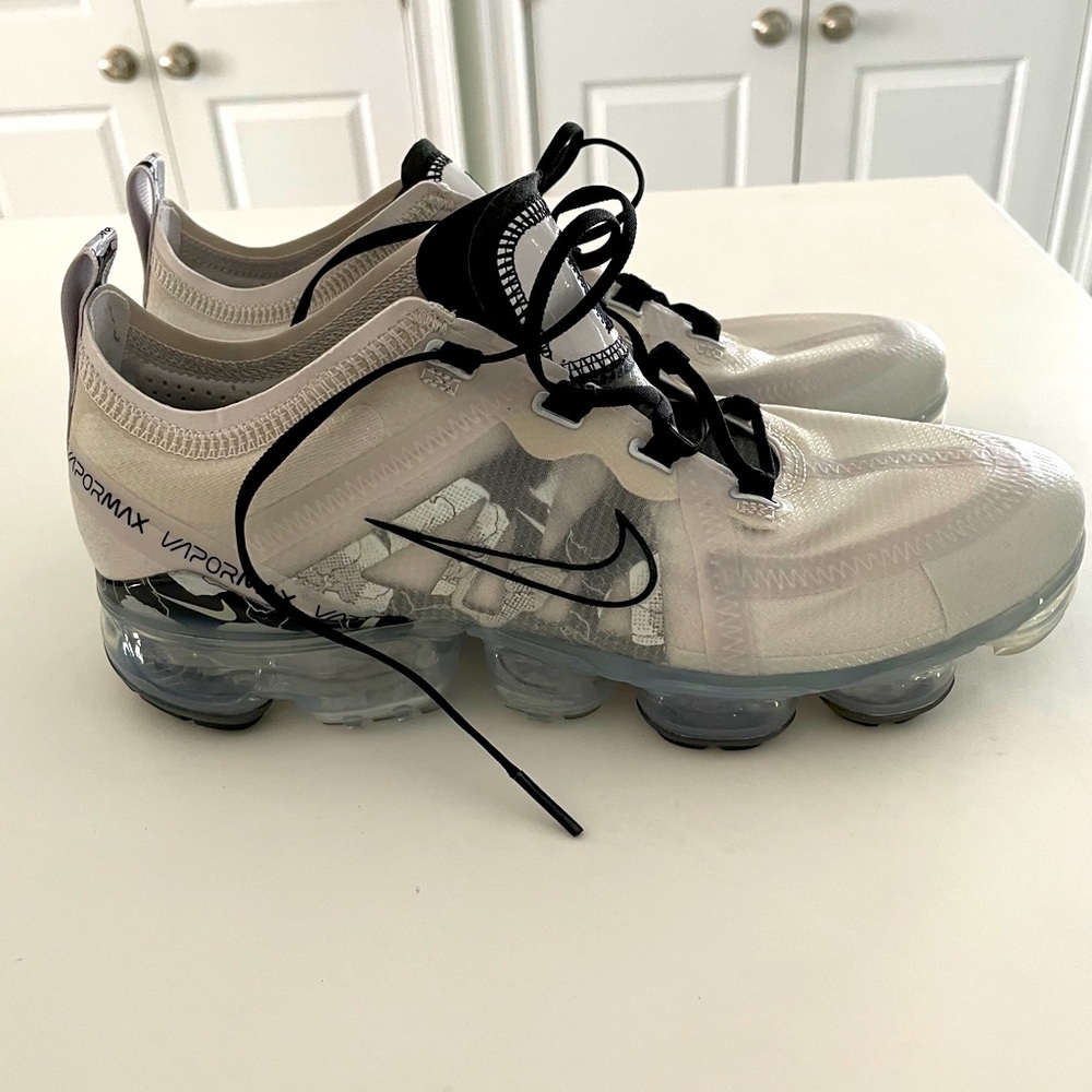Women’s Nike Air VaporMax 2019 SE size 8.5